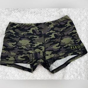 Fleo XL Shorts 3.25 Good Condition